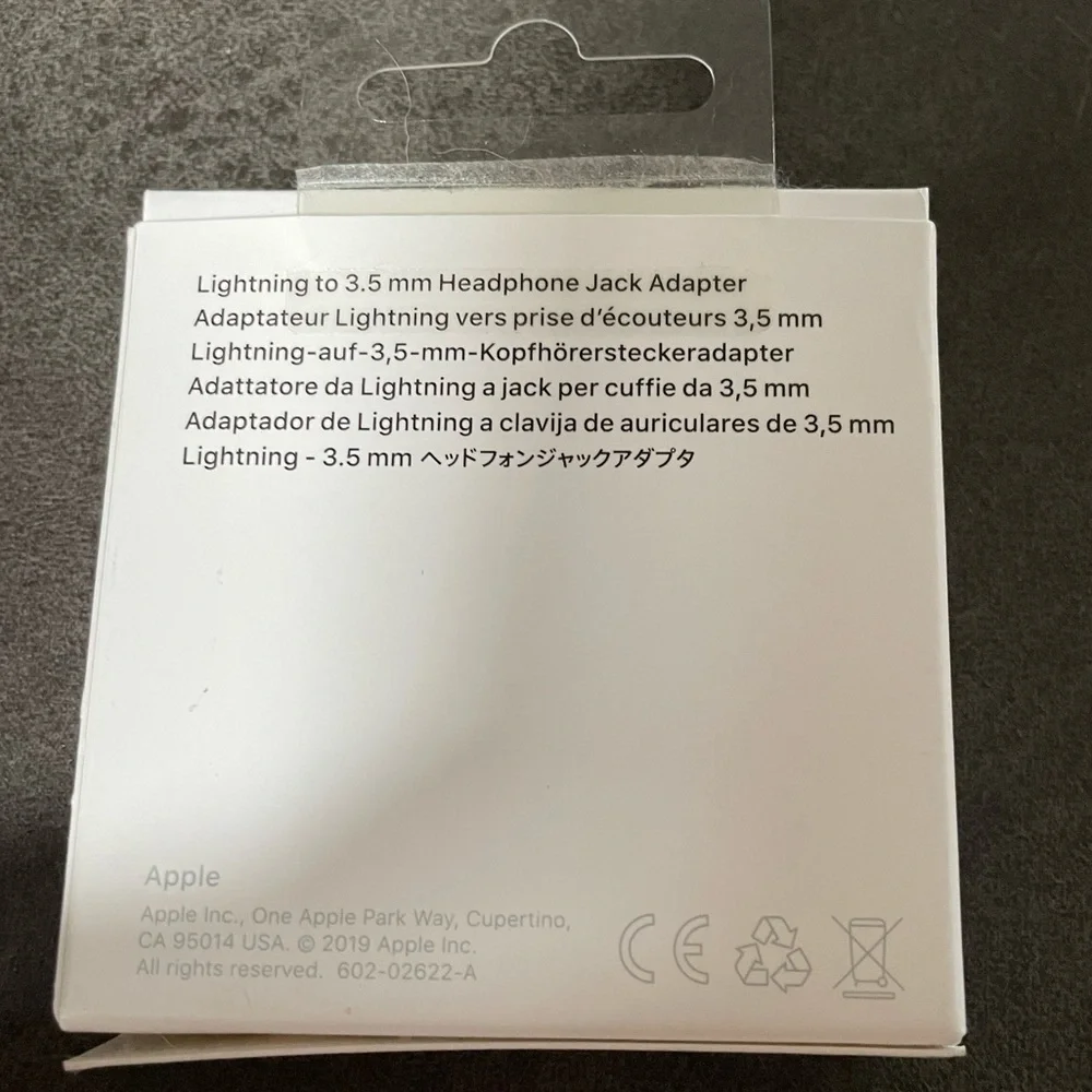 Apple Lightning to 3.5 mm Headphone Jack Adapter